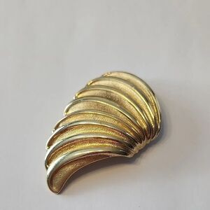 Vintage LR Lady Remington Gold Tone Scarf Clip